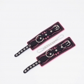 Черно-розовые кожаные наручники с розовой строчкой - Crazy Handmade - купить с доставкой в Майкопе