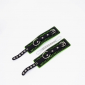 Черно-зеленые кожаные наручники с зеленой строчкой - Crazy Handmade - купить с доставкой в Майкопе