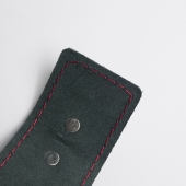 Черные кожаные наручники с красной строчкой - Crazy Handmade - купить с доставкой в Майкопе