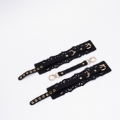 Черный кожаные оковы с узорами и золотистой фурнитурой - Crazy Handmade - купить с доставкой в Майкопе