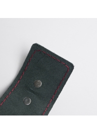 Черные кожаные наручники с красной строчкой - Crazy Handmade - купить с доставкой в Майкопе