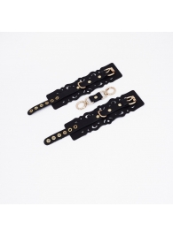 Черные кожаные наручники с узорами и золотистой фурнитурой - Crazy Handmade - купить с доставкой в Майкопе