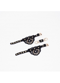 Черные кожаные наручники с клепками, кольцами и золотистой фурнитурой - Crazy Handmade - купить с доставкой в Майкопе