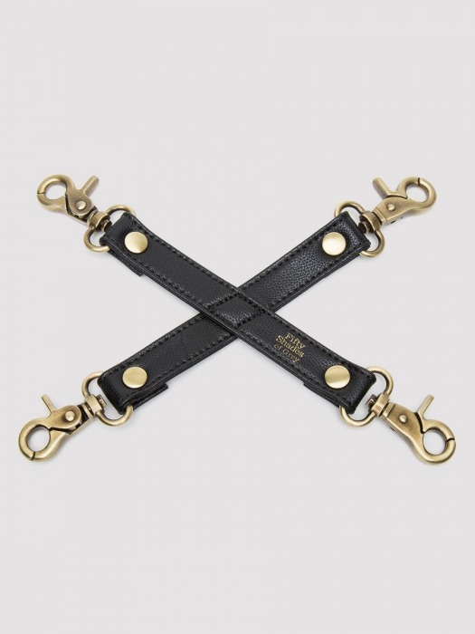Черный фиксатор для манжет Bound to You Faux Leather Hogtie - Fifty Shades of Grey - купить с доставкой в Майкопе