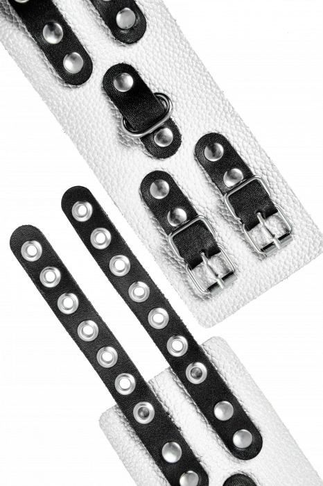 Бело-черные наручники с двумя ремешками и люверсами - Pecado - купить с доставкой в Майкопе