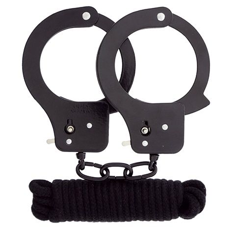 Чёрные наручники из листового металла в комплекте с веревкой BONDX METAL CUFFS LOVE ROPE SET - Dream Toys - купить с доставкой в Майкопе